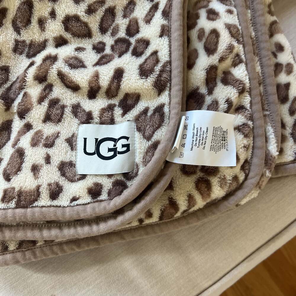 UGG